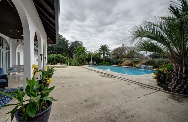 107 Cedar Tree Drive, Thibodaux, LA 70301