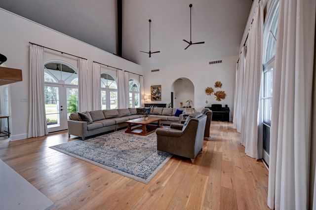 107 Cedar Tree Drive, Thibodaux, LA 70301