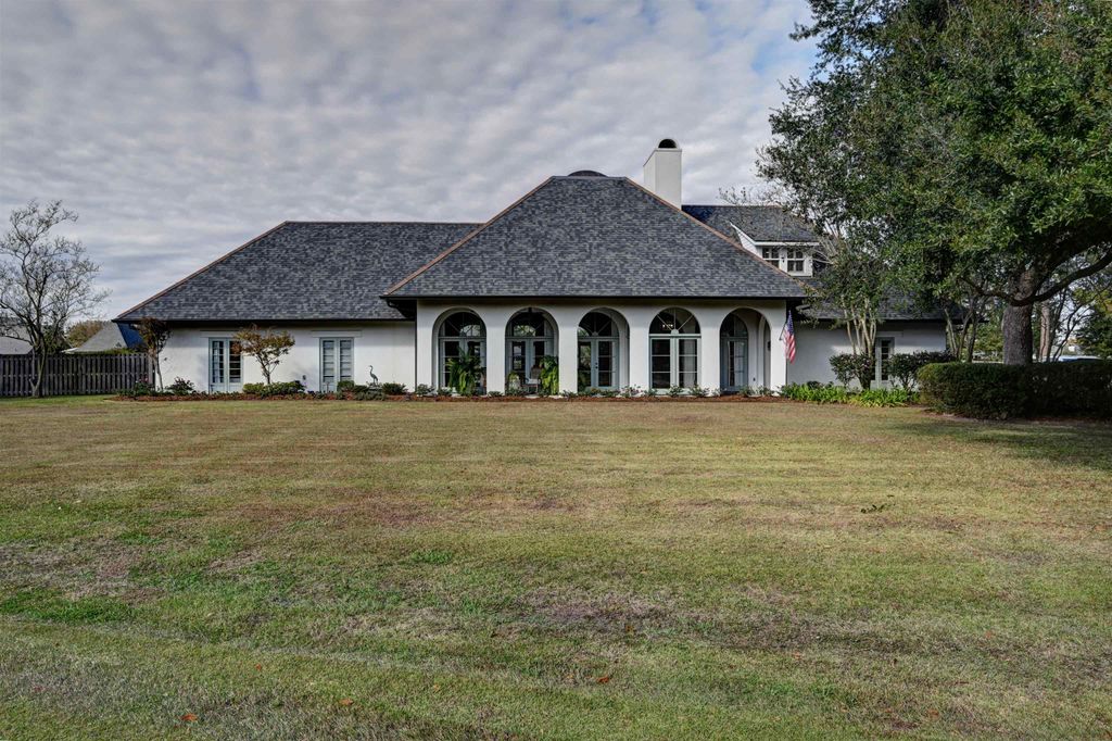 107 Cedar Tree Drive, Thibodaux, LA 70301