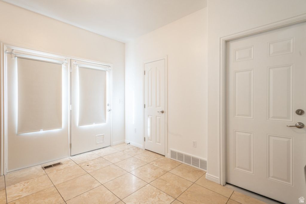 Image 11 of property listing at 13554 S BELLA MONTE DR, Draper, UT 84020