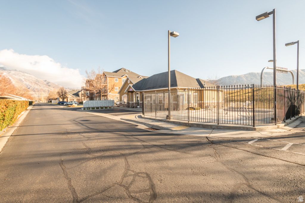 Image 27 of property listing at 13554 S BELLA MONTE DR, Draper, UT 84020