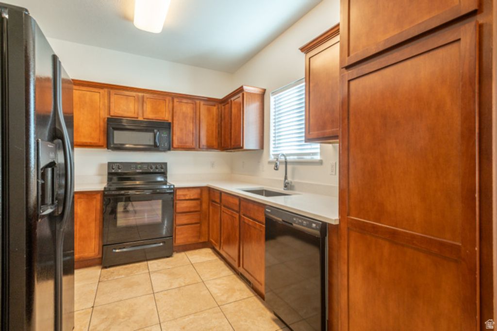 Image 9 of property listing at 13554 S BELLA MONTE DR, Draper, UT 84020