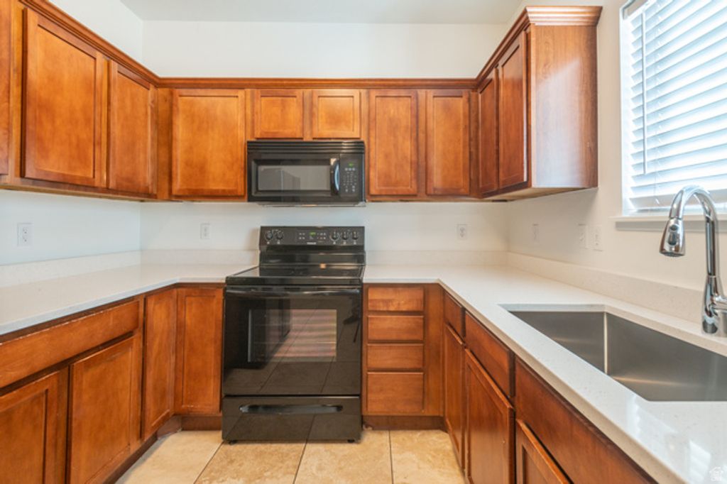 Image 10 of property listing at 13554 S BELLA MONTE DR, Draper, UT 84020