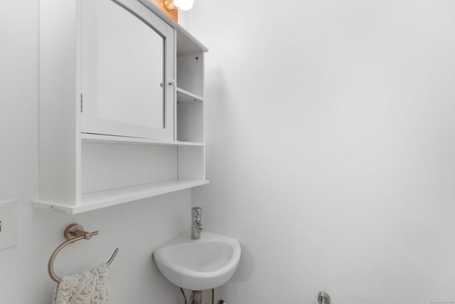 248 Centerbrook Road, Hamden, CT 06518