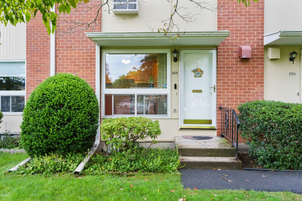 248 Centerbrook Road, Hamden, CT 06518