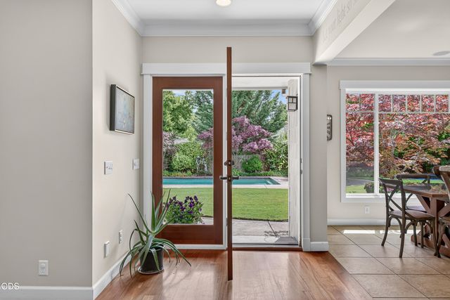 2630 Kerrisdale Ridge Drive, Medford, OR 97504