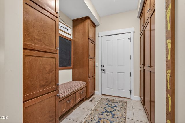 2630 Kerrisdale Ridge Drive, Medford, OR 97504