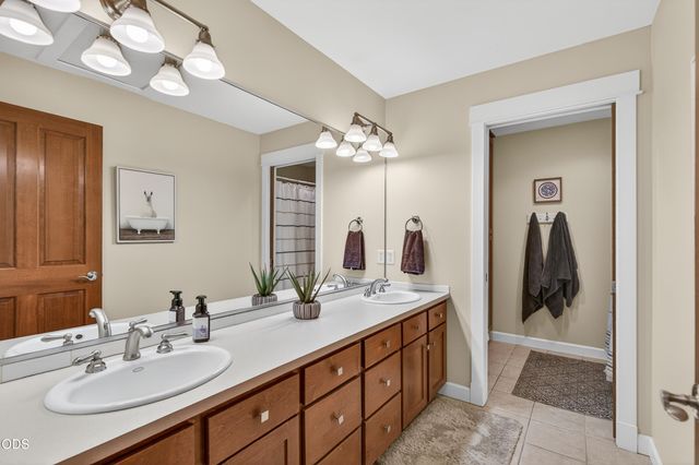 2630 Kerrisdale Ridge Drive, Medford, OR 97504