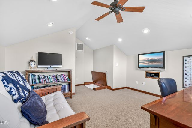 2630 Kerrisdale Ridge Drive, Medford, OR 97504