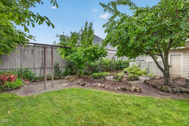 2630 Kerrisdale Ridge Drive, Medford, OR 97504