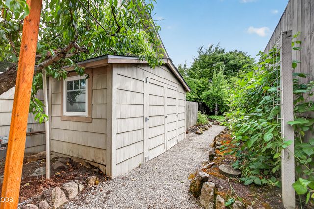 2630 Kerrisdale Ridge Drive, Medford, OR 97504