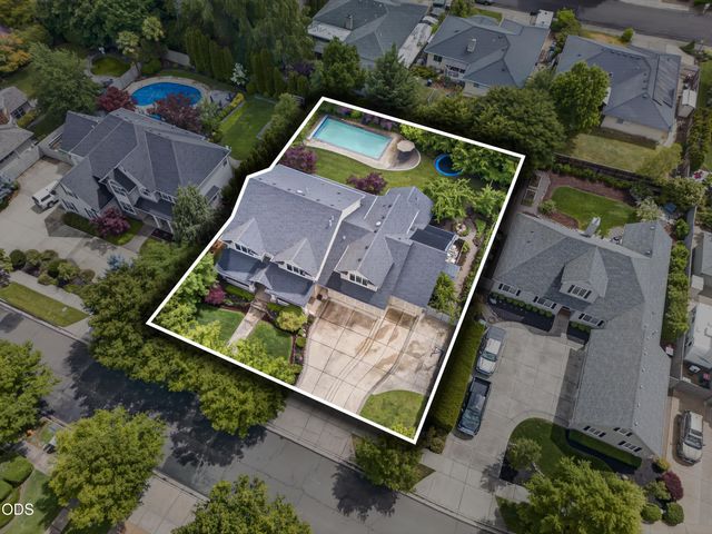 2630 Kerrisdale Ridge Drive, Medford, OR 97504