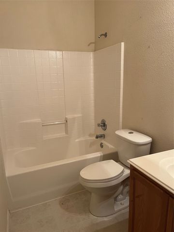 1113 Manhassett Court, Fort Worth, TX 76140