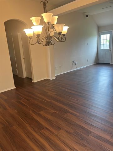 1113 Manhassett Court, Fort Worth, TX 76140