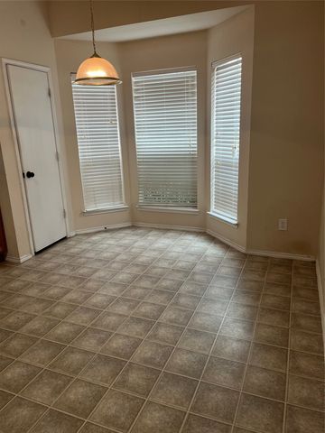 1113 Manhassett Court, Fort Worth, TX 76140