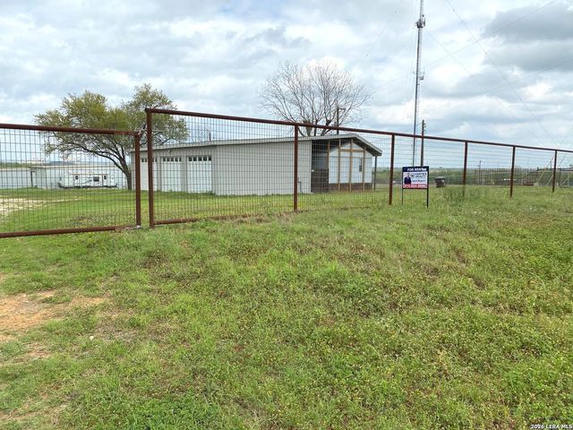 9075 Loop 1604, Elmendorf, TX 78112