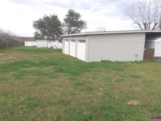 9075 Loop 1604, Elmendorf, TX 78112