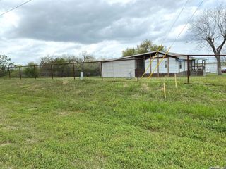 9075 Loop 1604, Elmendorf, TX 78112