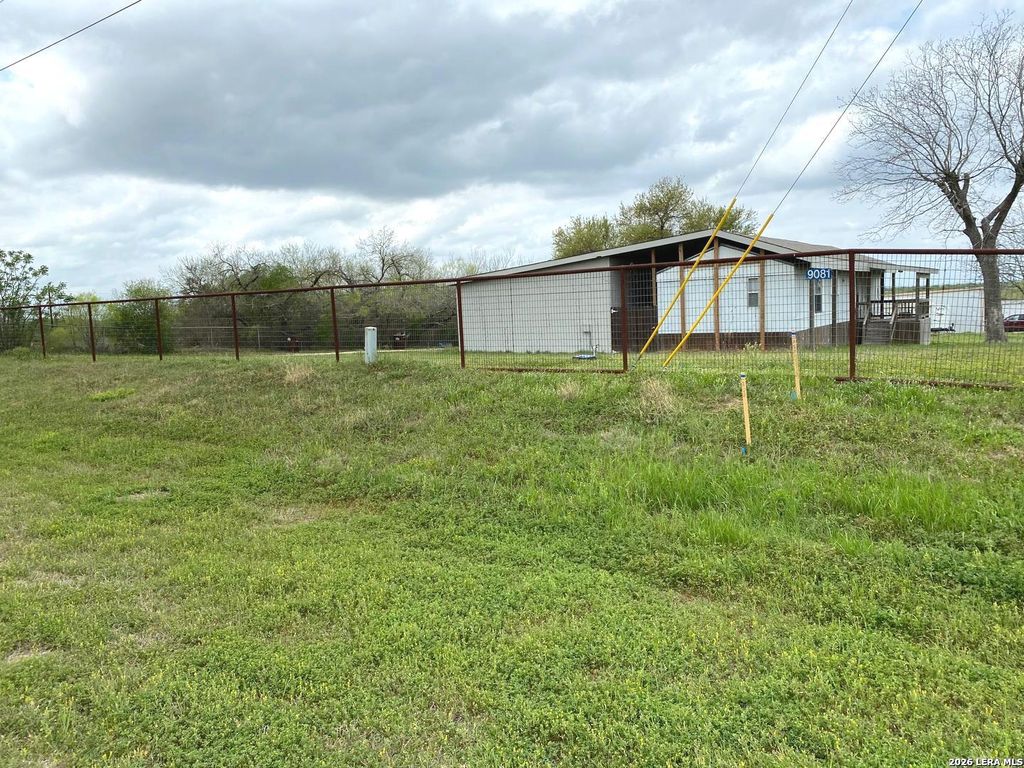 9075 Loop 1604, Elmendorf, TX 78112