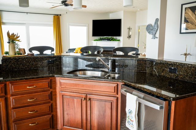 1052 La Casa CT, Moneta, VA 24121