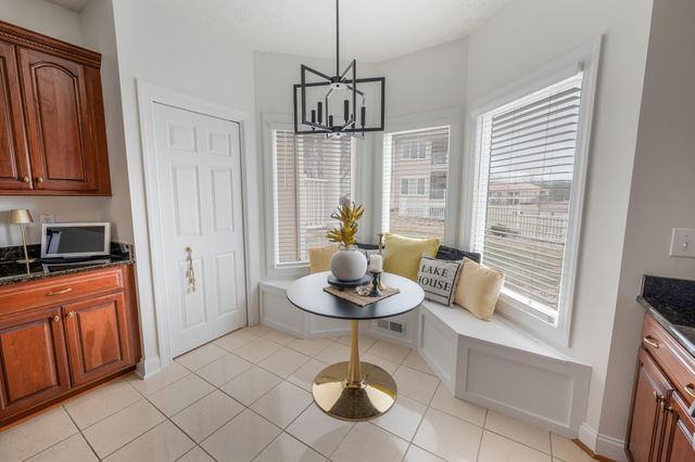 1052 La Casa CT, Moneta, VA 24121