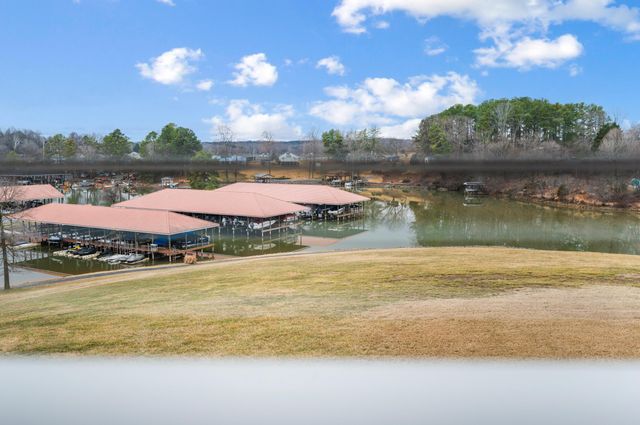 1052 La Casa CT, Moneta, VA 24121