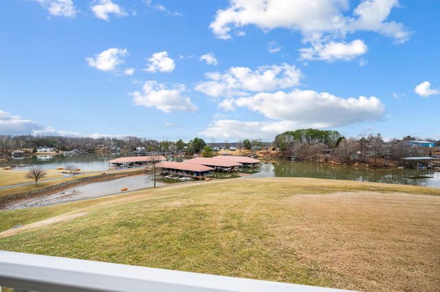 1052 La Casa CT, Moneta, VA 24121