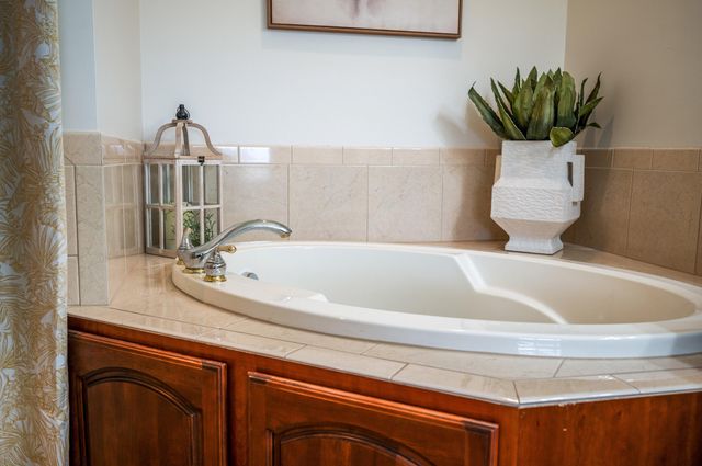 1052 La Casa CT, Moneta, VA 24121