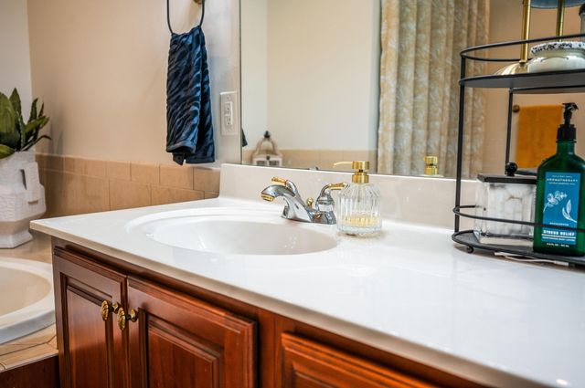 1052 La Casa CT, Moneta, VA 24121