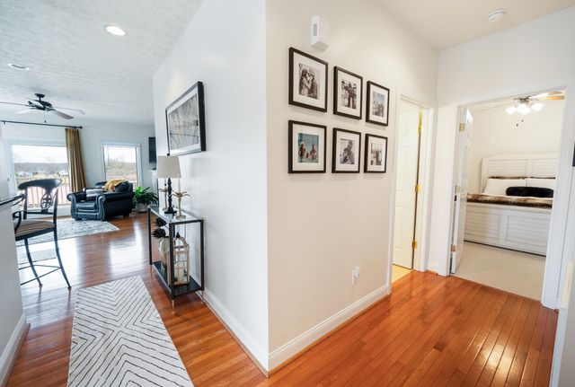 1052 La Casa CT, Moneta, VA 24121