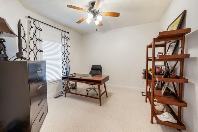 1052 La Casa CT, Moneta, VA 24121