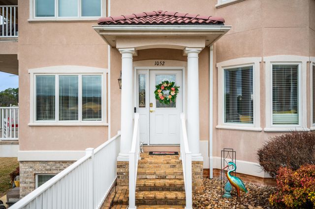 1052 La Casa CT, Moneta, VA 24121