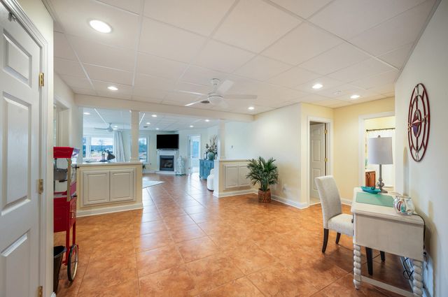 1052 La Casa CT, Moneta, VA 24121