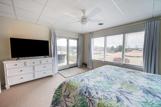 1052 La Casa CT, Moneta, VA 24121