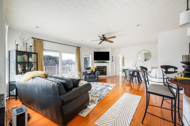 1052 La Casa CT, Moneta, VA 24121