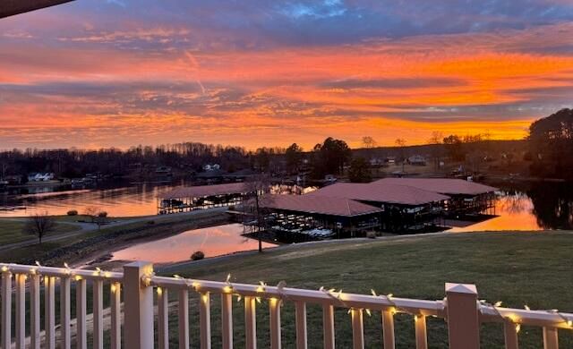 1052 La Casa CT, Moneta, VA 24121