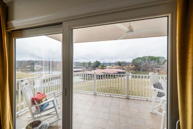 1052 La Casa CT, Moneta, VA 24121