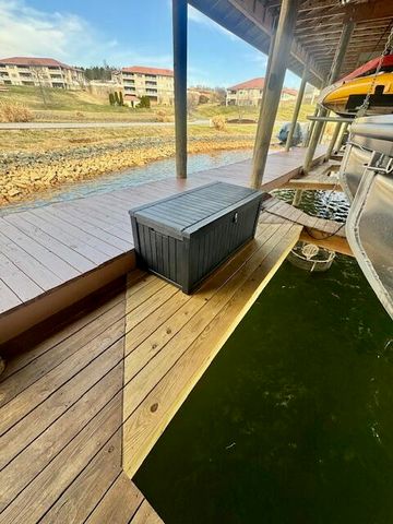 1052 La Casa CT, Moneta, VA 24121