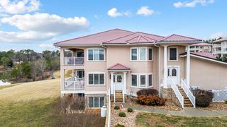 1052 La Casa CT, Moneta, VA 24121