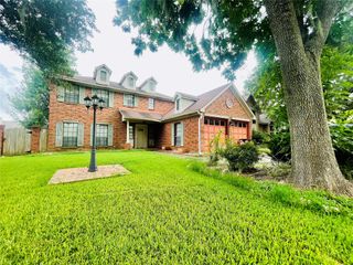 55 Sweetleaf Court, Lake Jackson, TX 77566