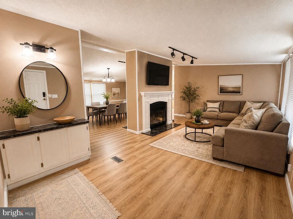 7118 TANGLEWOOD DR, Fredericksburg, VA 22408