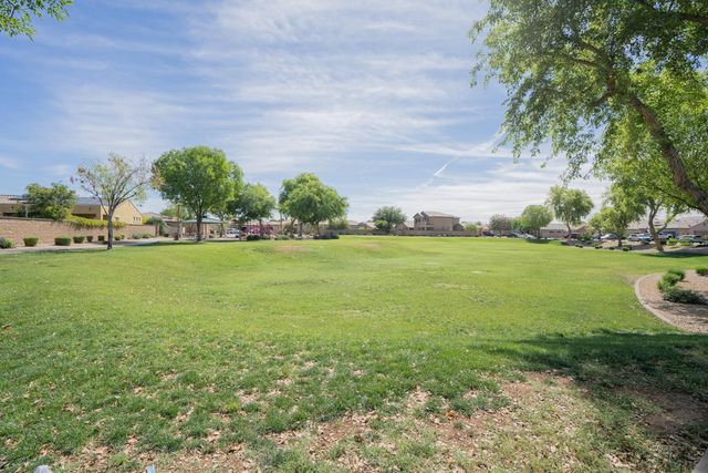 9377 W Milkweed Loop, Phoenix, AZ 85037