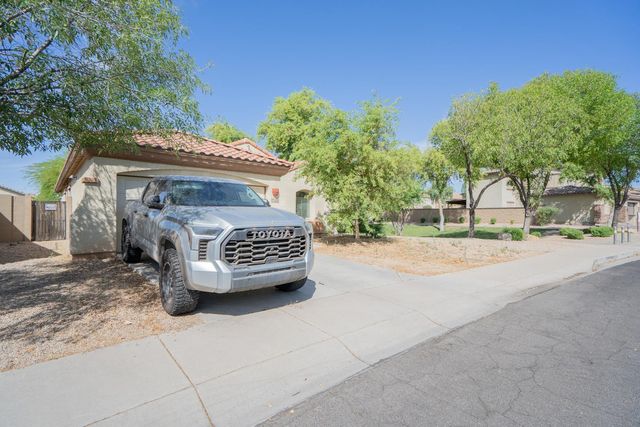 9377 W Milkweed Loop, Phoenix, AZ 85037