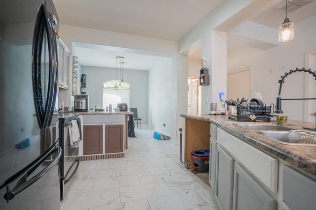 9377 W Milkweed Loop, Phoenix, AZ 85037