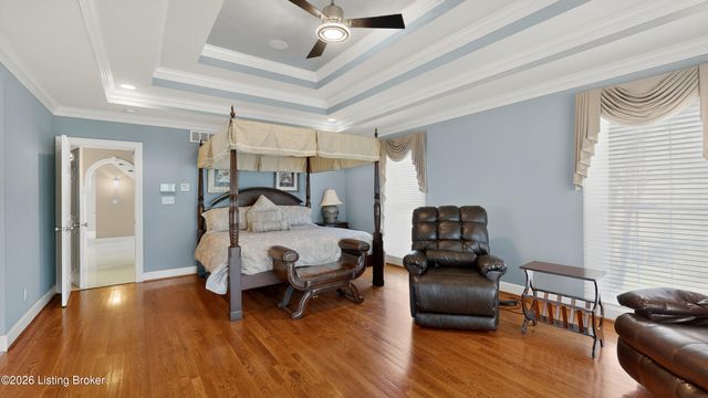 18901 Ridgeleigh Ln, Louisville, KY 40245