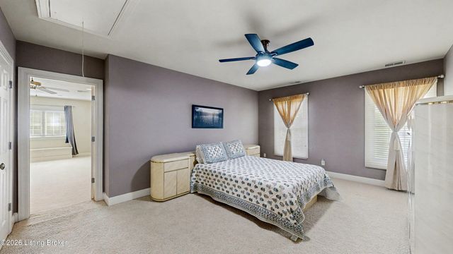 18901 Ridgeleigh Ln, Louisville, KY 40245