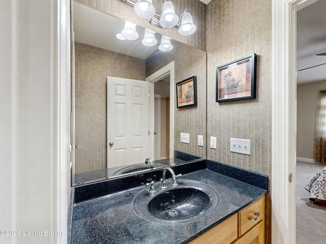 18901 Ridgeleigh Ln, Louisville, KY 40245