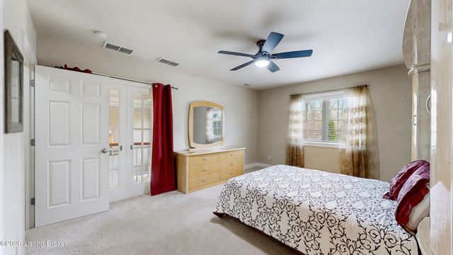 18901 Ridgeleigh Ln, Louisville, KY 40245