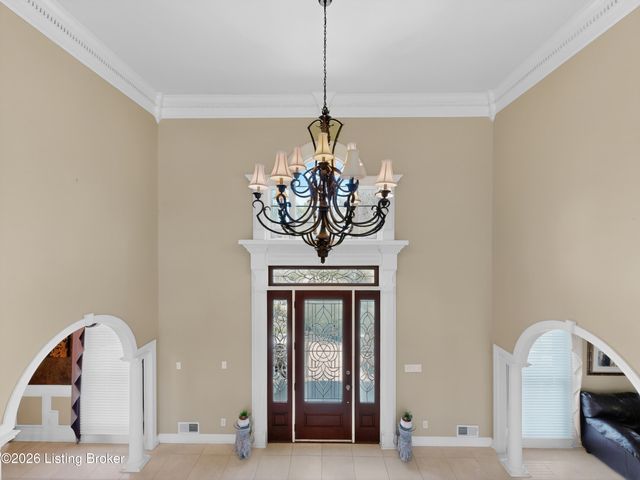18901 Ridgeleigh Ln, Louisville, KY 40245