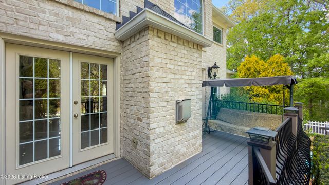 18901 Ridgeleigh Ln, Louisville, KY 40245